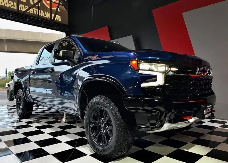 Foto Chevrolet Cheyenne ZR2 usado (2022) color Azul precio $1,099,000