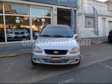 Foto venta Auto usado Chevrolet Classic Wagon LT (2010) color Plata Polaris