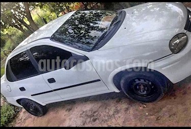 Foto Chevrolet Classic 4P LS usado (2010) color Blanco precio $100.000