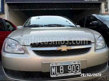 foto Chevrolet Classic 4P LT Spirit Pack usado (2013) color Dorado precio $365.000
