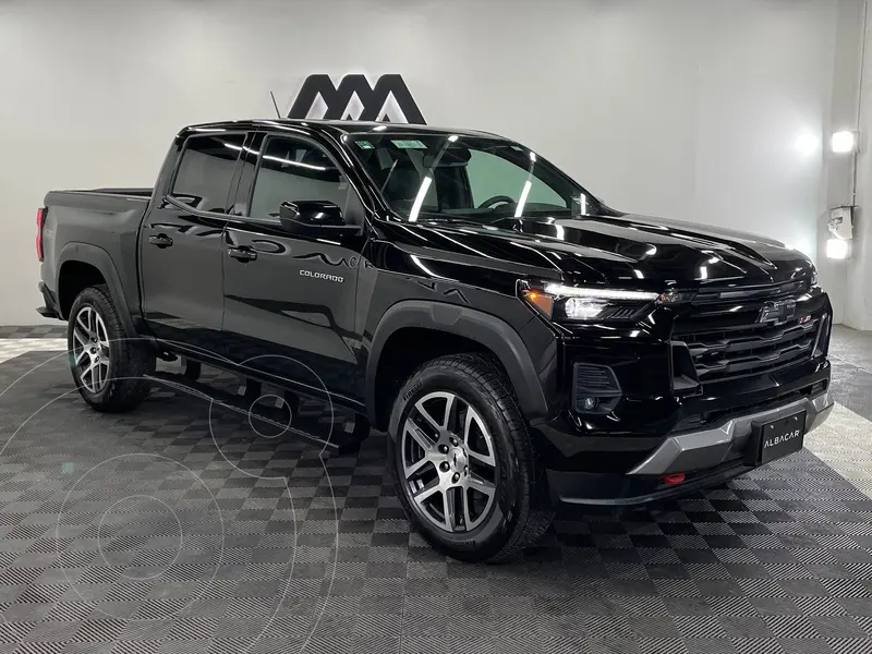 Foto Chevrolet Colorado Z71 usado (2024) color Negro precio $1,042,999