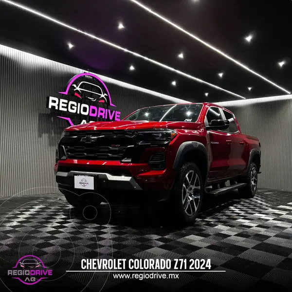 Foto Chevrolet Colorado Z71 usado (2024) color Rojo Rubi financiado en mensualidades(enganche $185,980 mensualidades desde $18,581)