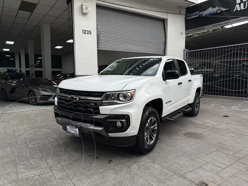 Foto Chevrolet Colorado Z71 4x4 usado (2021) color Blanco financiado en mensualidades(enganche $124,000 mensualidades desde $17,692)