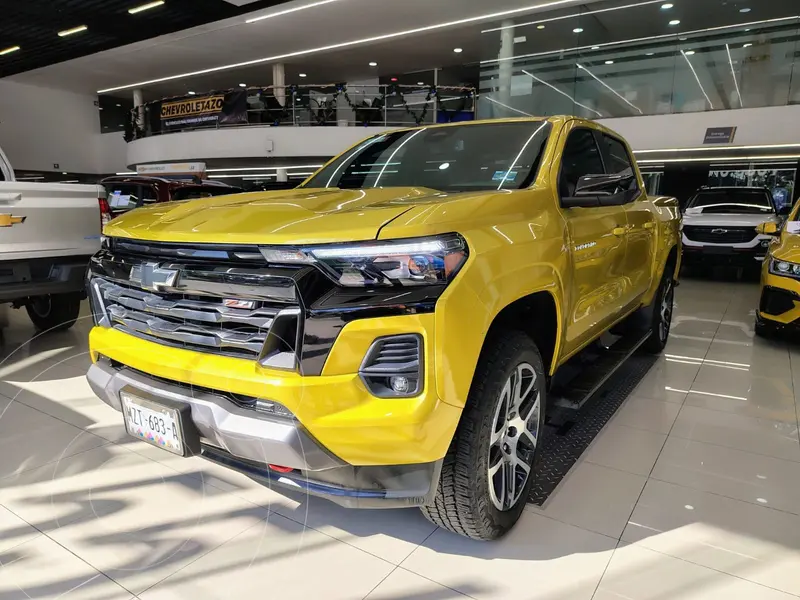 Foto Chevrolet Colorado Z71 usado (2023) color Amarillo financiado en mensualidades(enganche $179,976 mensualidades desde $18,148)