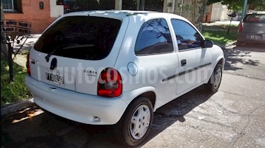 foto Chevrolet Corsa Classic 3P 1.6 GL usado (2006) color Blanco precio $95.000