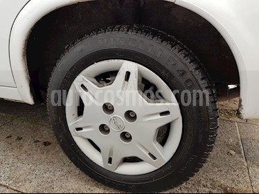 foto Chevrolet Corsa Classic 4P 1.6 Súper usado (2005) color Blanco precio $135.000