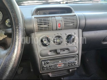 Chevrolet Corsa Classic 4P 1.6 Super usado (2006) color Gris Oscuro precio $142.000