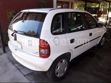 Foto venta Auto usado Chevrolet Corsa Hatchback 1.6 (2009) color Blanco precio $2.200.000