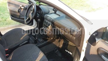 foto Chevrolet Corsa 1.6 PWR usado (2008) color Blanco precio $2.000.000