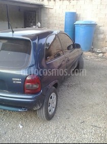 Foto venta carro usado Chevrolet Corsa 3 Puertas Sinc. A-A (2001) color Azul precio u$s900