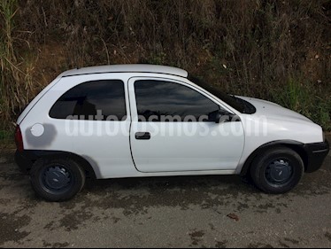 foto Chevrolet Corsa 3 Puertas Sinc. A-A usado (1996) color Blanco precio BoF1.400