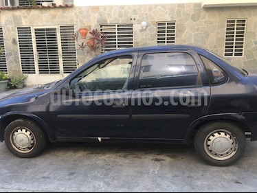 foto Chevrolet Corsa 4 Puertas Auto. A-A usado (2001) color Azul precio BoF1.300