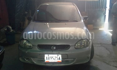 Foto venta carro Usado Chevrolet Corsa 4 Puertas Auto. A-A (2002) color Gris precio u$s1.200