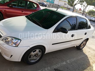 Foto Chevrolet Corsa 4 Puertas Sinc. A-A usado (2011) color Blanco precio u$s1.350