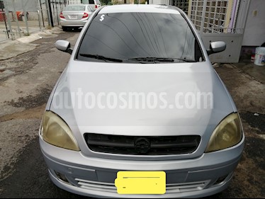 foto Chevrolet Corsa 4P 1.8L Comfort E usado (2004) color Gris Plata precio $49,900