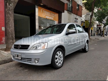 Foto venta Auto usado Chevrolet Corsa 4P CD (2005) color Gris Claro precio $152.000