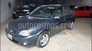 foto Chevrolet Corsa 4P GL usado (2009) color Verde Oscuro precio $199.000