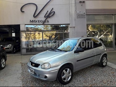 Foto venta Auto usado Chevrolet Corsa 4P GLS DSL (2010) color Gris Claro precio $195.000