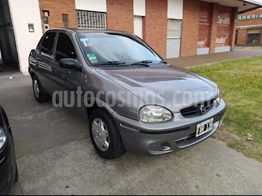 Chevrolet Corsa 4P Super usado (2005) color Gris precio $195.000