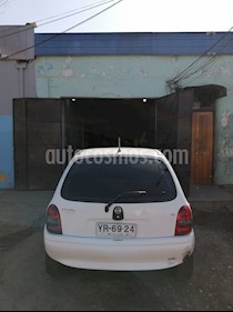 foto Chevrolet Corsa 1.6 usado (2005) color Blanco precio $1.800.000