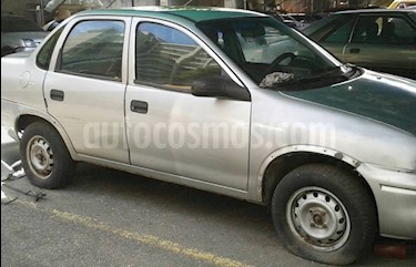 Chevrolet Corsa 4 Puertas Auto. A-A usado (2002) color Plata precio u$s1.000
