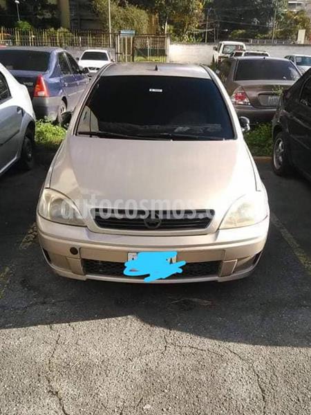 Chevrolet Corsa 4 Puertas Sinc. A-A usado (2011) color Bronce precio u$s2.700