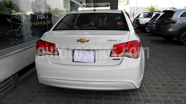 Chevrolet Cruze 4p LT L4/1.8 Man usado (2015) color Blanco precio $166,000