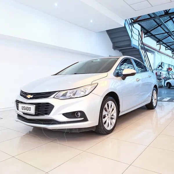 Foto Chevrolet Cruze LT usado (2018) color Plata Switchblade precio $13.000.000