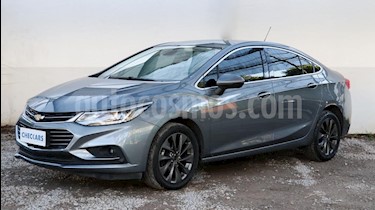 foto Chevrolet Cruze LTZ usado (2017) color Gris Oscuro precio $699.000