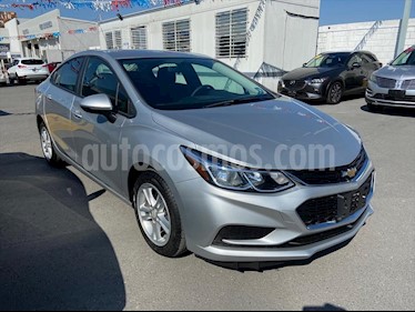 Chevrolet Cruze LS usado (2018) color Plata precio $228,000