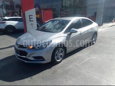 Chevrolet Cruze LS Aut usado (2017) color Plata precio $204,900