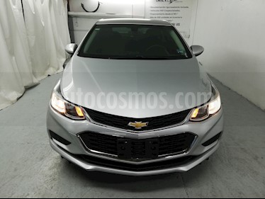 Chevrolet Cruze LS usado (2017) color Plata Brillante precio $193,900