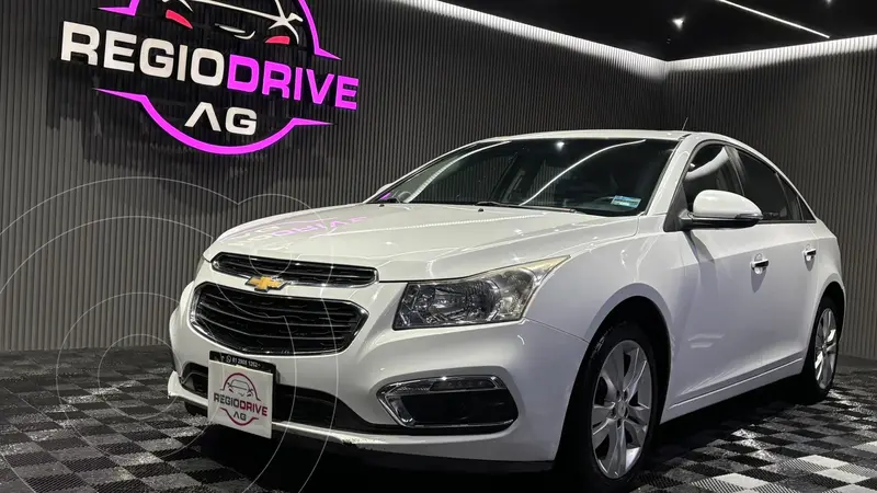 Foto Chevrolet Cruze LT Piel Aut usado (2016) color Blanco Galaxia precio $179,900
