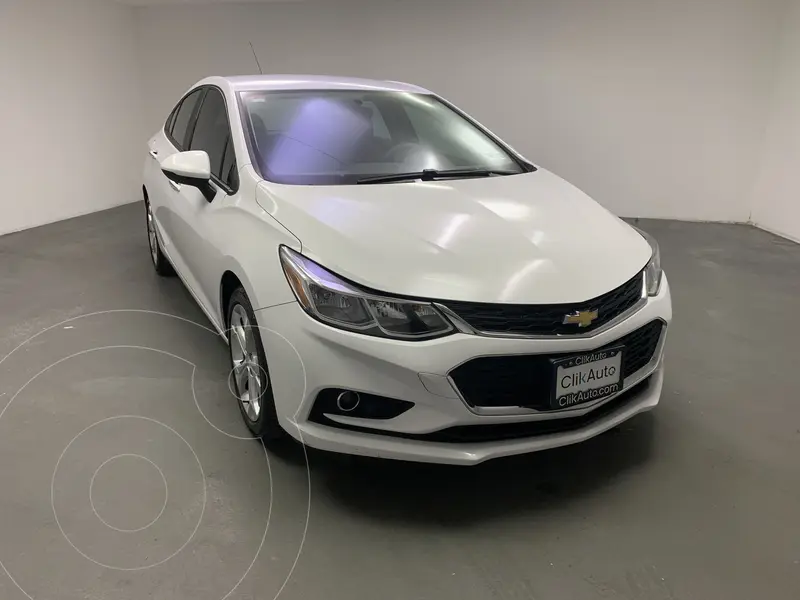 Foto Chevrolet Cruze LT Aut usado (2018) color Blanco financiado en mensualidades(enganche $41,000 mensualidades desde $7,300)