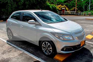 Foto venta Carro usado Chevrolet Onix 1.4 LTZ Aut (2016) color Plata precio $37.800.000