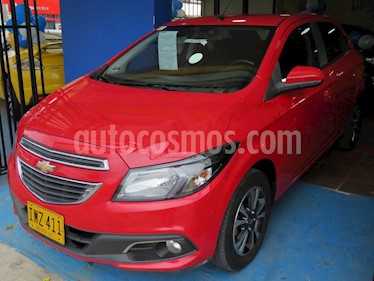 foto Chevrolet Onix 1.4 LTZ Aut usado (2016) color Rojo precio $37.900.000