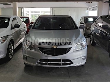 foto Chevrolet Onix LT usado (2015) color Gris Claro precio $480.000
