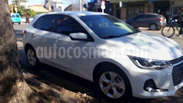 Chevrolet Onix 1.0T Premier I usado (2020) color Blanco Summit precio $1.200.000