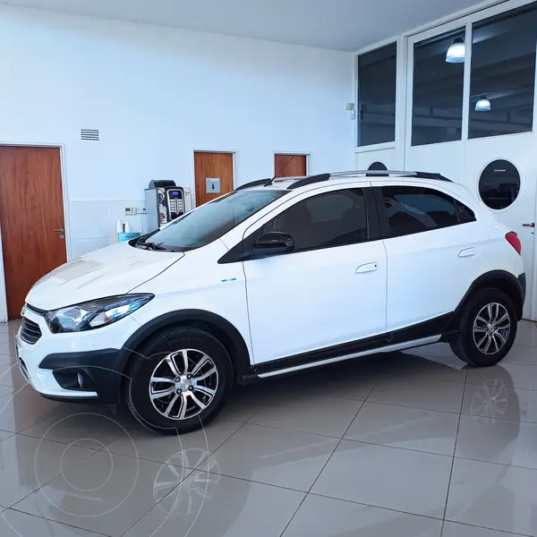 Foto Chevrolet Onix Activ usado (2017) color Blanco precio $14.500.000