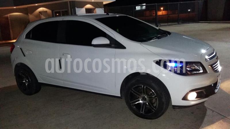 foto Chevrolet Onix LTZ usado (2016) color Blanco Summit precio $890.000