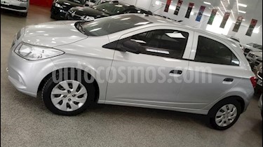 foto Chevrolet Onix 1.2 LT usado (2013) color Gris Claro precio $450.000