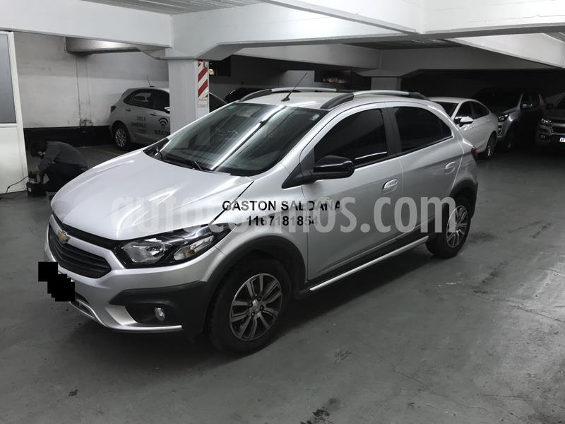 foto Chevrolet Onix Activ usado (2017) color Gris Plata precio $770.000