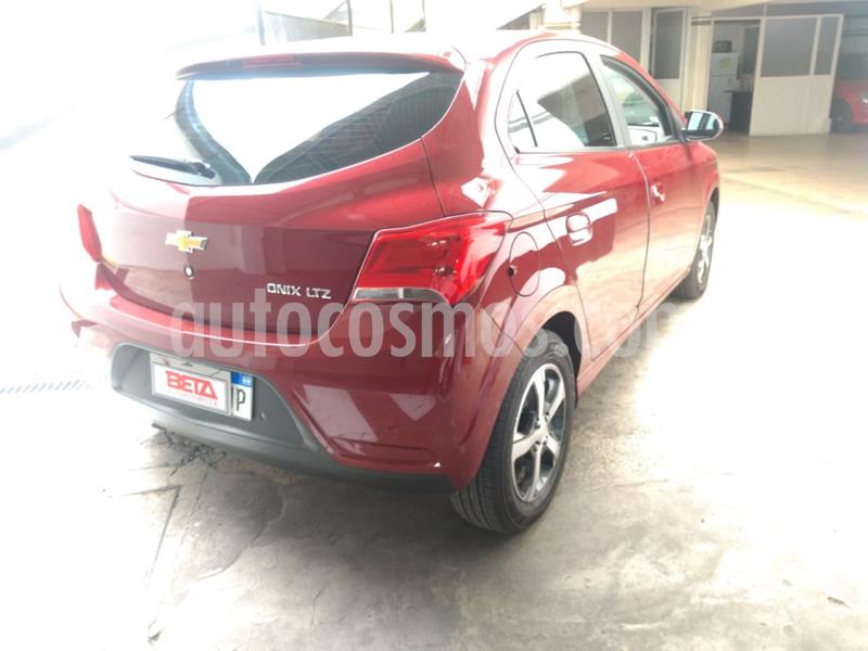Foto Chevrolet Onix LTZ usado (2016) color Rojo Chili precio $680.000