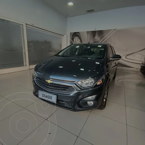 Foto Chevrolet Onix LTZ usado (2018) color Gris precio $15.500.000