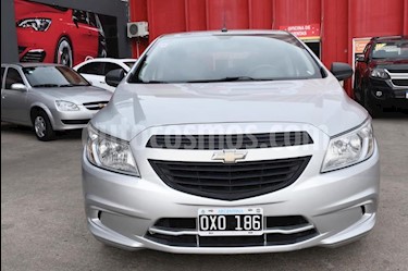 Chevrolet Onix LT usado (2015) color Gris Claro precio $475.000