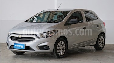 Chevrolet Onix LT usado (2017) color Gris precio $580.000
