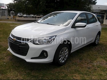 foto Chevrolet Onix 1.2 LT Pack Tech nuevo color Blanco Summit precio $1.080.000