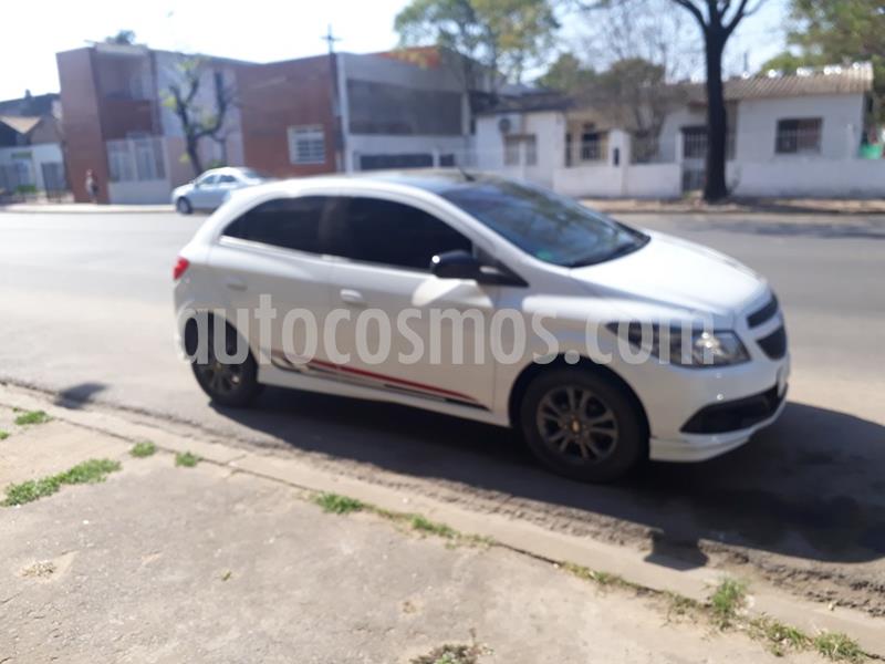 foto Chevrolet Onix Effect usado (2016) color Blanco Summit precio $890.000