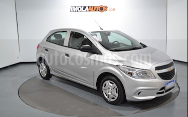 foto Chevrolet Onix Joy LS + usado (2017) color Plata precio $340.000