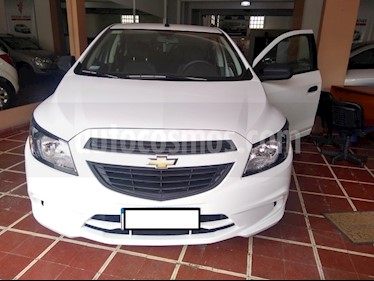 Foto venta Auto usado Chevrolet Onix LS Joy + (2019) color Blanco precio $420.000